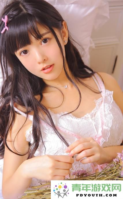 一面膜胸口一面吻甜蜜充满浪漫气息，网友们纷纷感叹：羡慕得想哭了！
