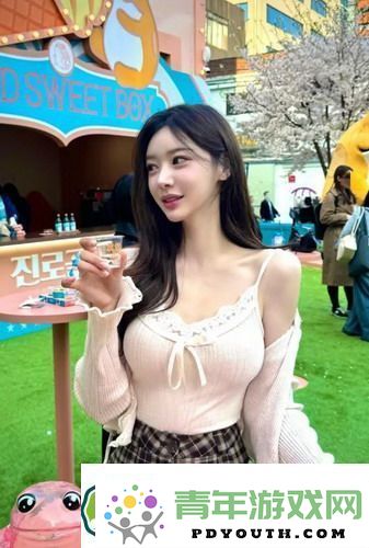 一面膜胸口一面吃下部位片段带来另类体验-网友：这种新玩法简直刷新我的三观！
